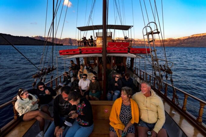 Fira: Sunset Cruise With Volcano Hike, Hot Springs & Wine - Customer Ratings and Feedback