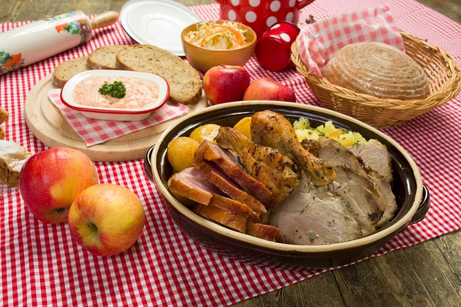 Folklore Dinner With Unlimited Drinks Review - Cultural Immersion