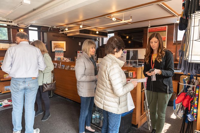 Frank Lloyd Wright Robie House Admission - Gift Shop and Nearby Amenities