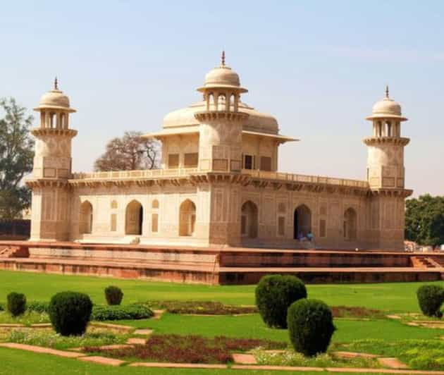 From Delhi: Day Trip Delight - Agras Gems Unveiled - Cultural Significance of Agra