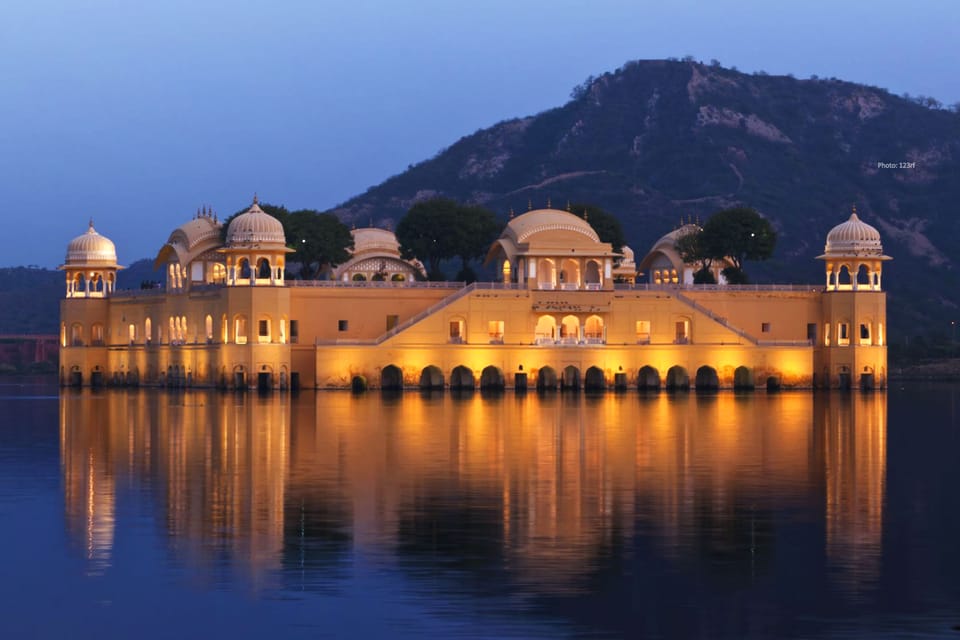 From Delhi: Same Day Jaipur (Pink City) Tour - Tourist Experience and Accessibility