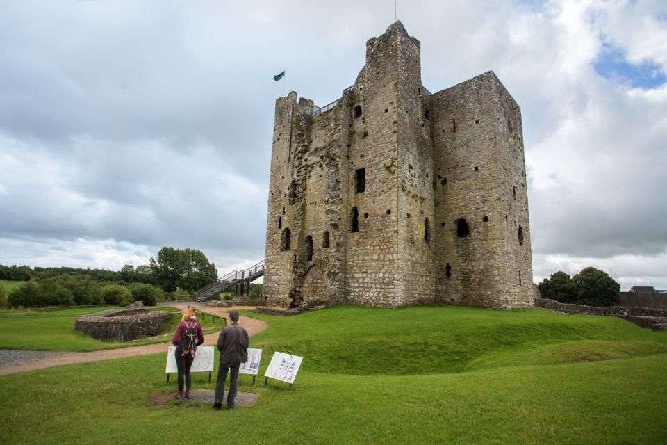 From Dublin: Celtic Boyne Valley and Ancient Sites Tour - Discovering Loughcrew Cairns