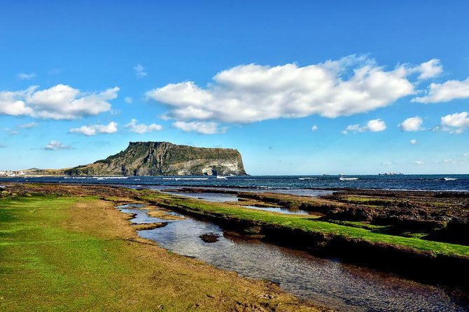 Full Day Jeju Island Private Tour for East Course With Korean Black Pork BBQ - Sungsan Ilchulbong Peak