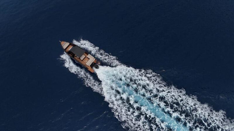 Full Day Private Captain Cruise - Onboard Amenities