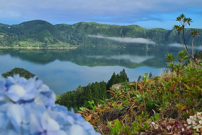 Full Day Private Tour West & East in São Miguel Island - Exceptional Guide Interactions