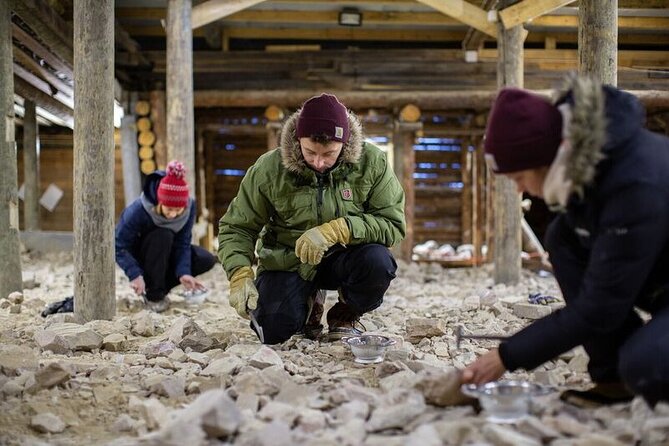 Full-Day Snowshoeing Adventure in Amethyst Mine Pyhä Luosto - Exploring the Amethyst Mine
