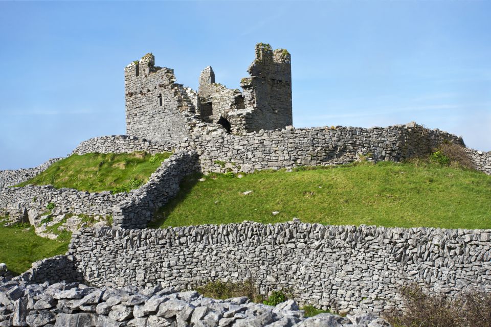 Galway: Day Trip Ferry to Inis Oírr (Aran Islands) - Attractions on Inis Oírr