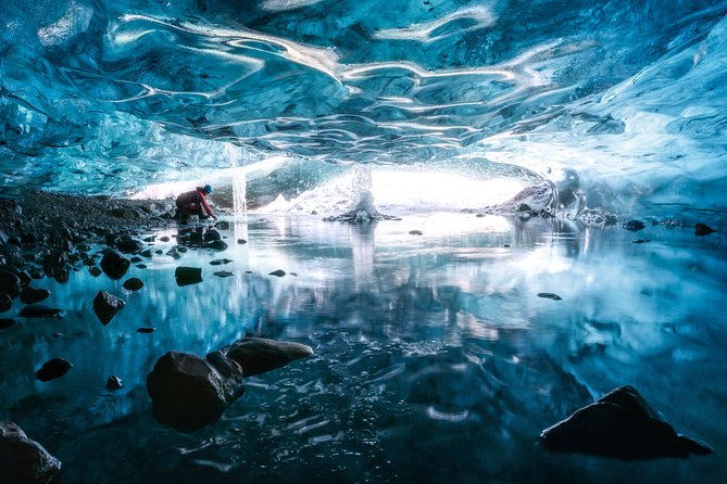 Glacier and Ice Cave Private Photoshoot - 15 Shot Photo Package - Lunch on the Ice