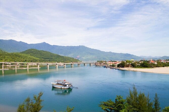 Golden Bridge - Bana Hills : Private Tour From Hoi An/Da Nang - Exploring Golden Bridge