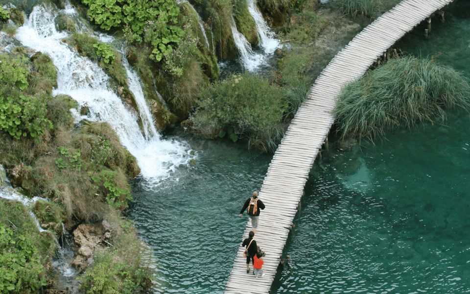 Group Tour to Plitvice Lakes From Split - Inclusions