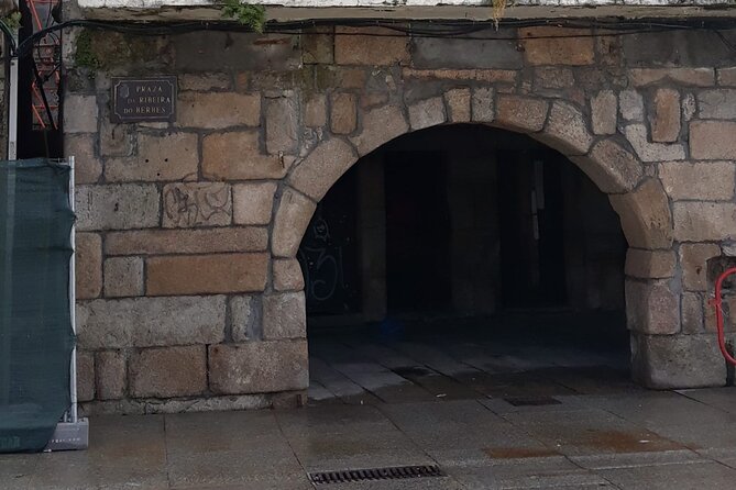 GROUP Walking Tour in Vigo - Exploring Casco Vello