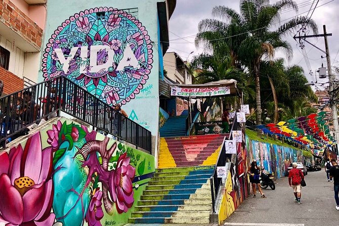 Guided Cultural Tour of Medellín Pablo Escobar and Comuna 13 - Comuna 13 Ice Cream Experience