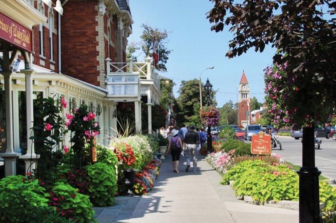 Guided Day Trip to Canadian Side of Niagara Falls From Toronto - Accessibility Information