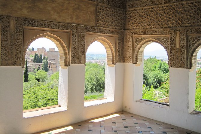 Guided Tour of the Alhambra: Generalife and Its Gardens - Customer Reviews Summary