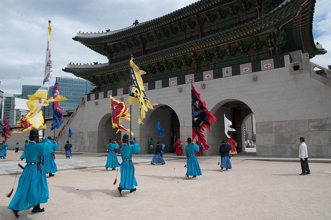 Gyeongbok Palace and Korean Folk Village Tour - Pickup Information and Logistics