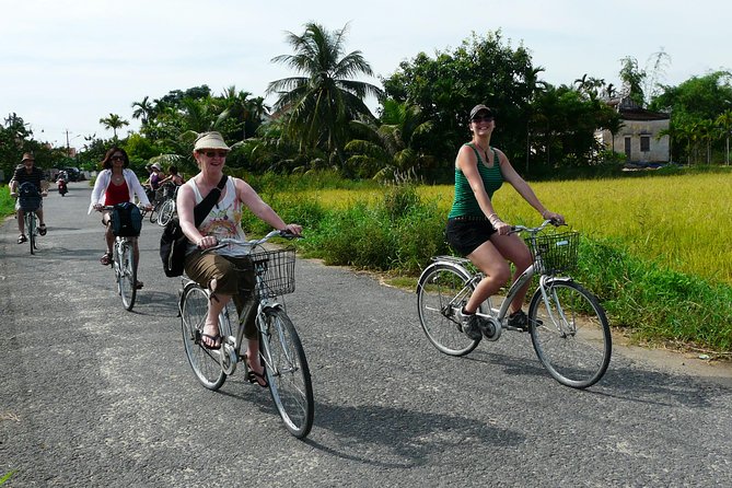 Half -Day Tra Que Herbal Village Tour From Hoi an - Health and Accessibility