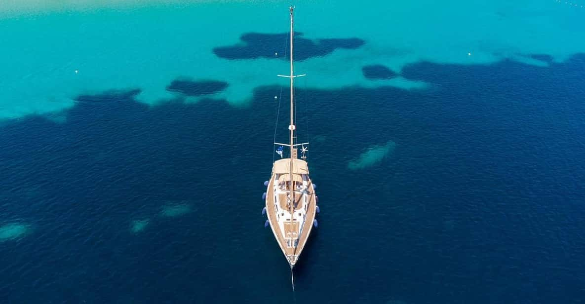 Halkidiki: Explore Kelifos Island and Porto Carras Bays - Onboard Amenities