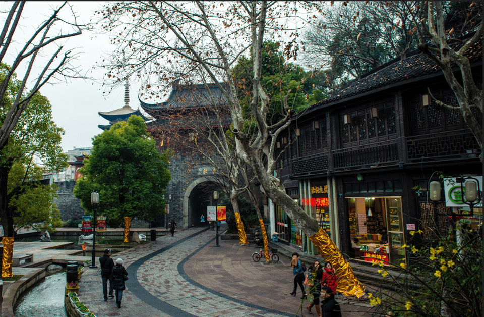 Hangzhou Night Tour 6 Harmonies Pagoda Qiantang River Cruise - Qiantang River Cruise