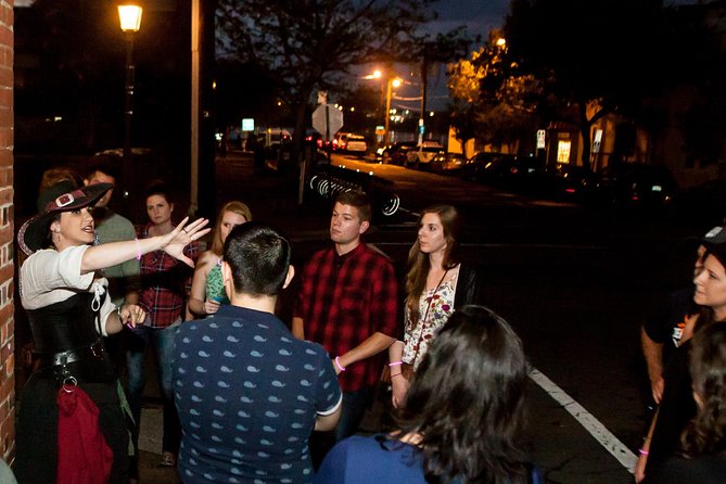 Haunted Washington D.C. Booze and Boos Ghost Walking Tour - Pub Stops and Refreshments