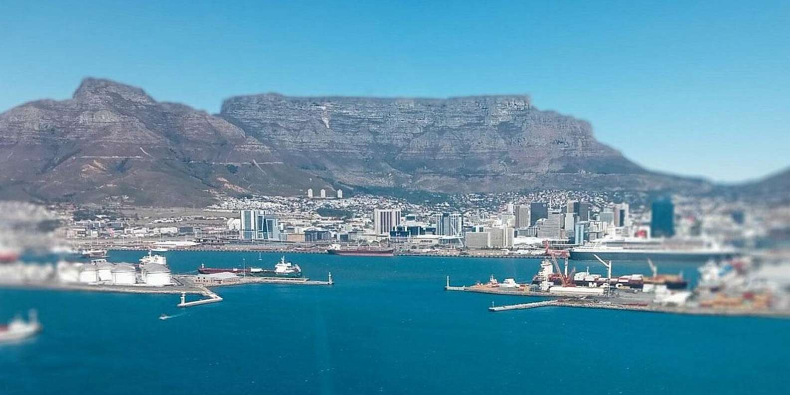 Helicopter Tour of Two Oceans for 25 Minutes in Cape Town - Included Amenities and Services