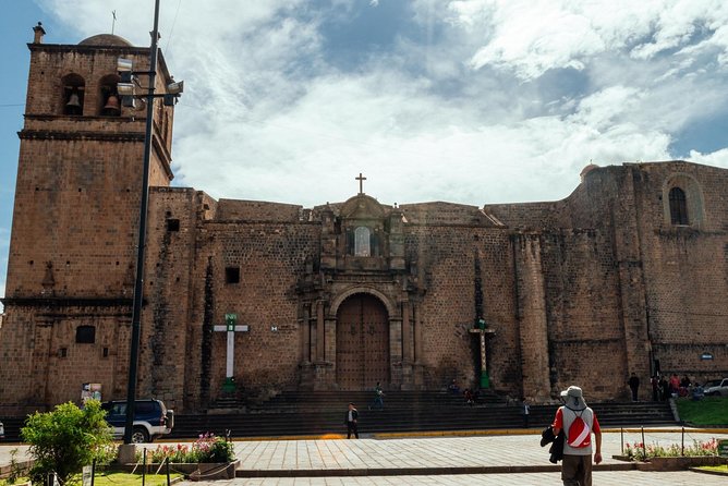 Highlights & Hidden Gems With Locals: Best of Cusco Private Tour - Local Markets and Sites