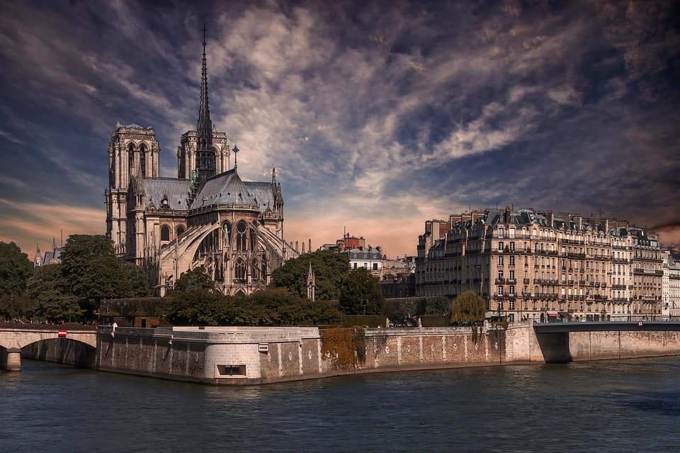 Historic Paris Walking Tour in English - Meeting Point and Logistics