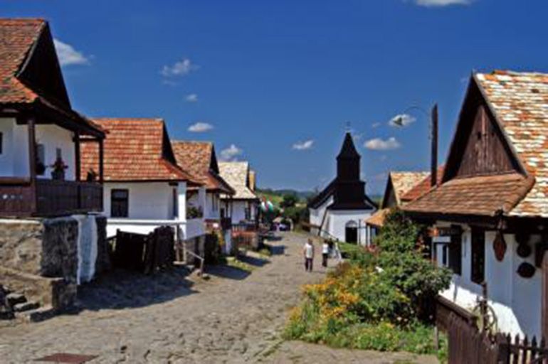 Hollókő Ethnographic Village: Day Tour From Budapest - Main Attractions