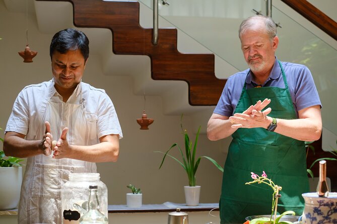 Indian Bread Experience: Cook and Dine With a Local Epicure - Group Dynamics