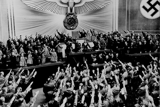 Inside the Third Reich (Private Tour) - Memorial Sites and War Damage