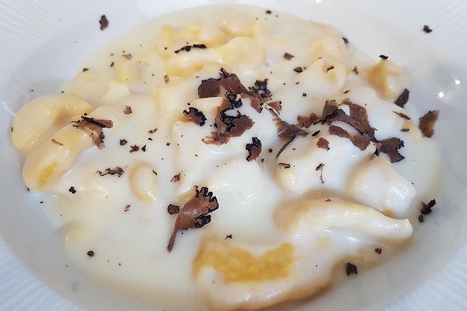 Italian Cocktail + Art of Making Pasta Cooking Class In Unique Milan Location - Delectable Herb-Forward Sauces