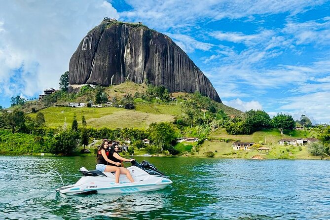 Jet Ski in Guatapé Antioquia - Preparing for the Adventure