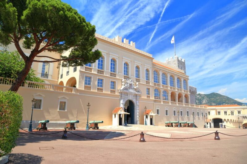 Jewels of Monaco – Walking Tour for Couples - Iconic Monte Carlo Casino