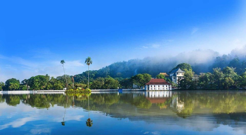 Kandy: City Tour and Sightseeing Shopping Tour by Tuk Tuk - Lunch Break and Local Cuisine