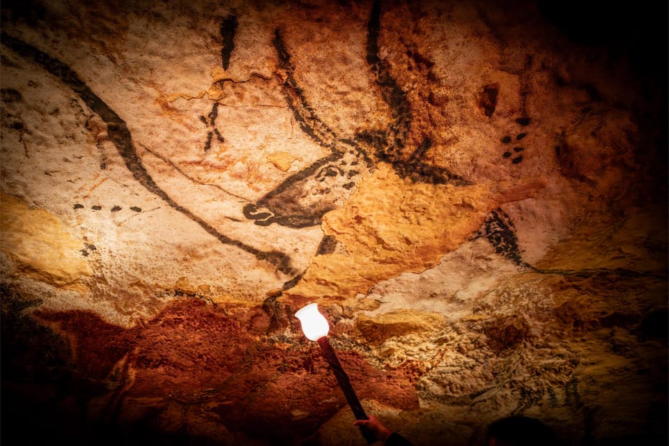 Lascaux IV: Full Replica Cave Experience Ticket - Guided Tours