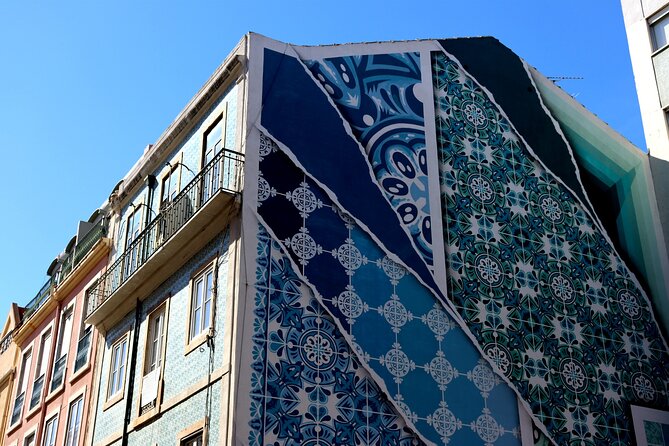 Lisbon Street Art and Lookout Point Tour - Contemporary Cultural Landscape