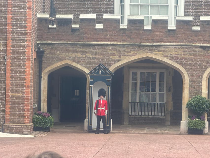 London: Westminster & Buckingham Palace Walking Tour - The Mall and Trafalgar Square