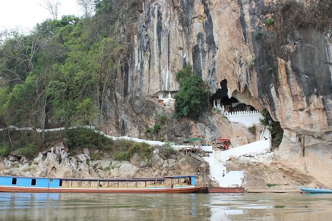 Luang Prabangs Beauty & Heritage in 1 Day - All-Inclusive Tour - Relaxing at Kuang Si Waterfall