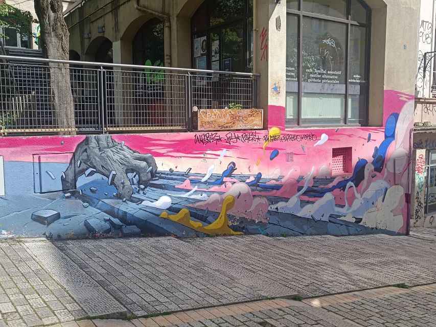 Lyon: Street Art in the Croix Rousse District - Suitability for Participants