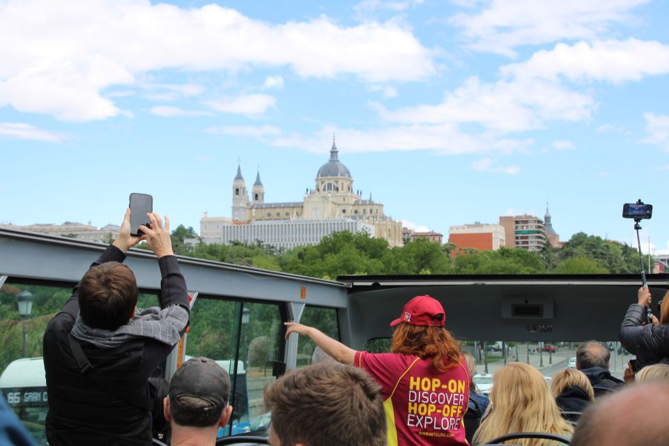 Madrid: Panoramic Open-Top Bus Day or Night Tour With Guide - Traveler Feedback and Suggestions