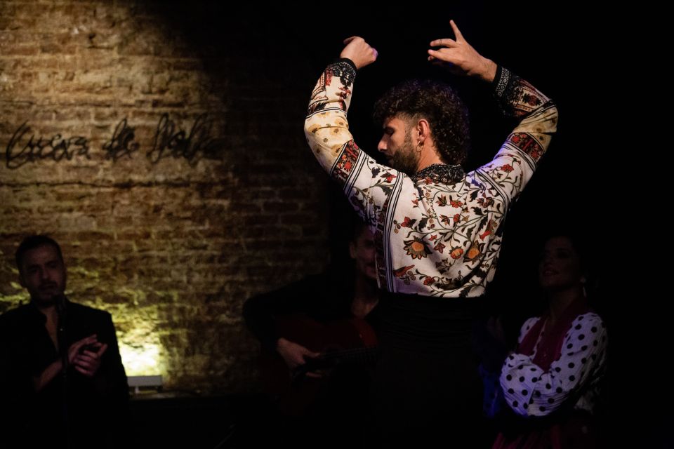 Madrid: the Cueva De Lola Flamenco Show Tickets With Drink - Performance Highlights