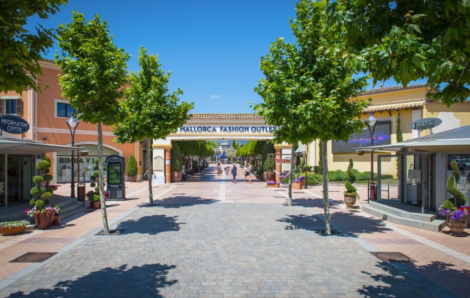 Mallorca: Fashion Outlet Shopping Excursion by Bus - VIP Day Pass Benefits