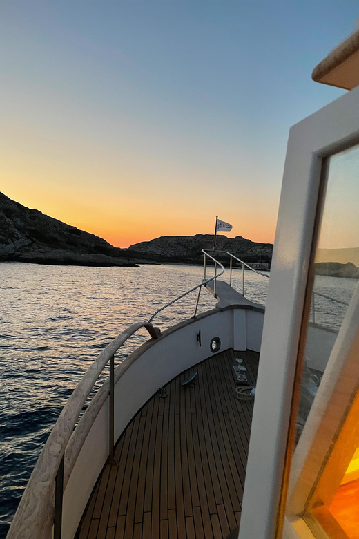 Marseille: Unforgettable Sunset Private Boat Experience - Inclusions