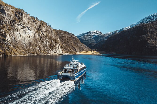 Mostraumen Fjord Cruise - Accessibility and Amenities