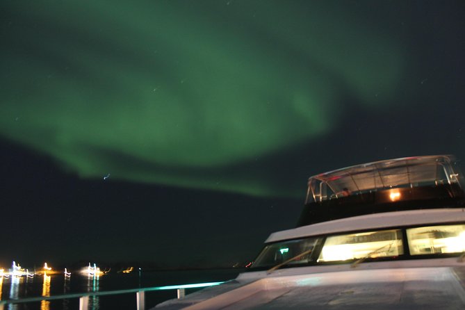 Northern Lights Yacht Cruise - Optimizing Viewing Conditions
