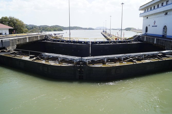 Panama Canal Layover Tour - Layover Experience