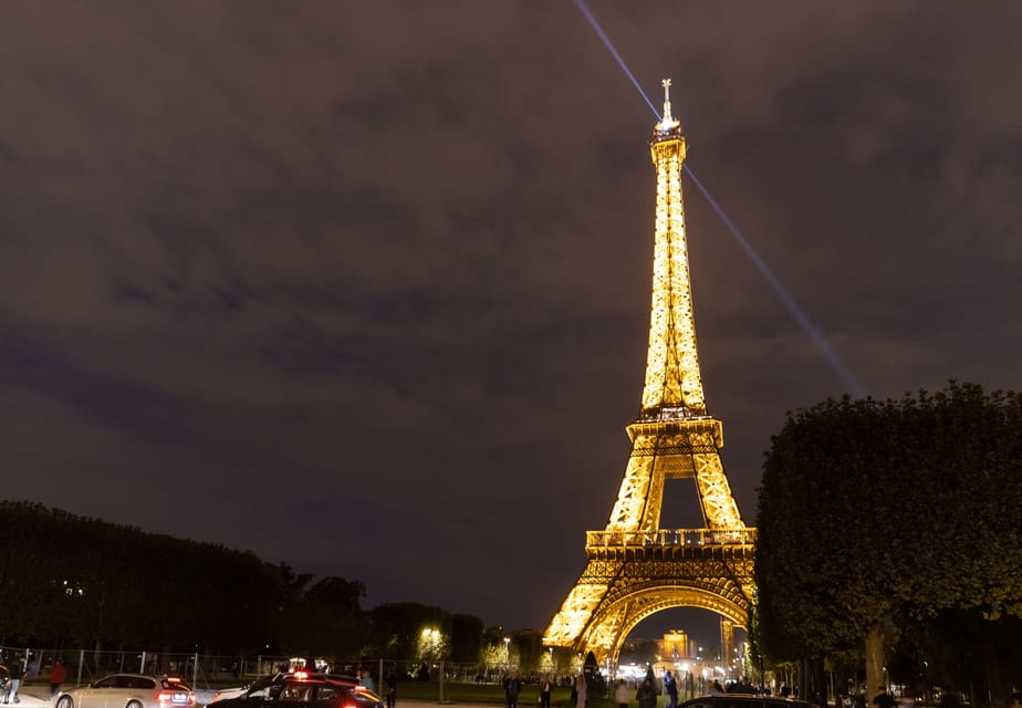 Paris: Dinner at The Eiffel Tower & Cruise - Multilingual Commentary Options