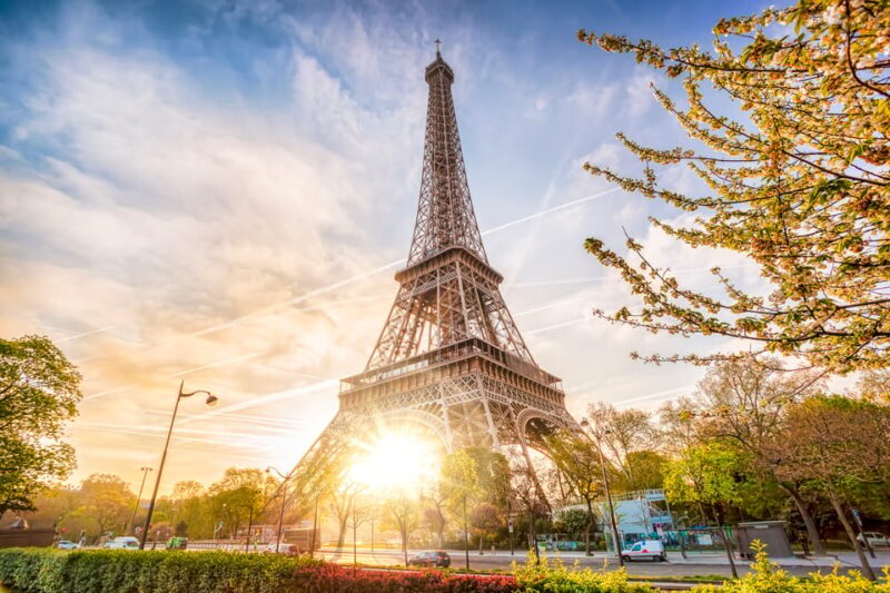 Paris: Eiffel Tower Dinner Cruise With a Moulin Rouge Show - Booking and Cancellation Policy