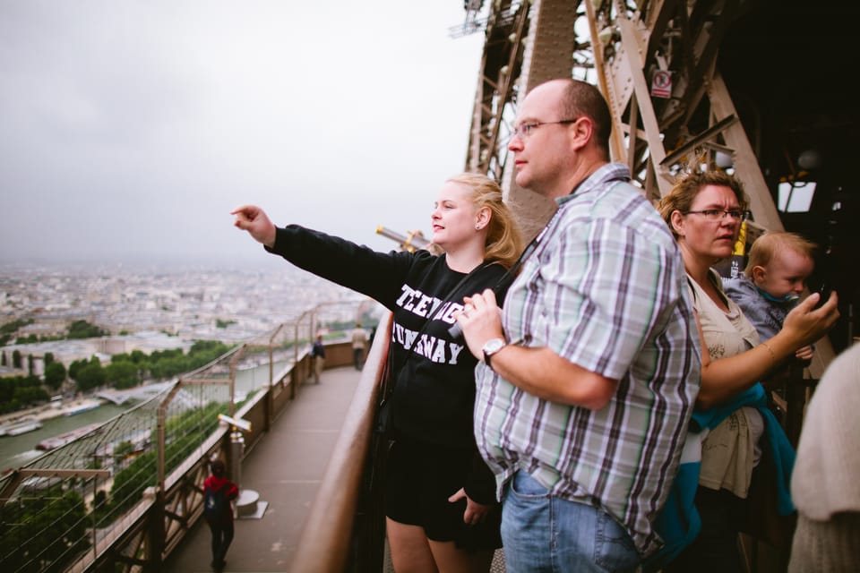 Paris: Eiffel Tower Guided Tour With Direct Access & Summit - Allowed and Restricted Items