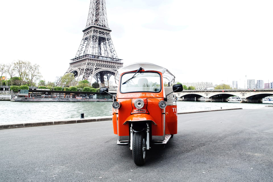 Paris Highlight Tour With an Electric TUKTUK (2 Hours) - Meeting Point and Duration