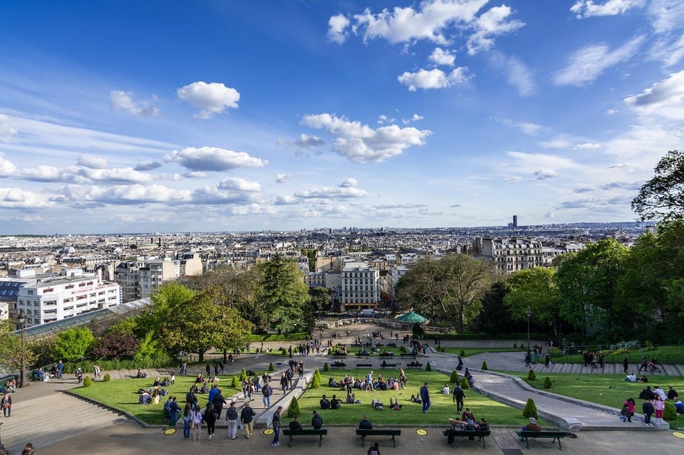 Paris: Montmartre Hidden Gems Walking Tour With Local Guide - Meeting Point